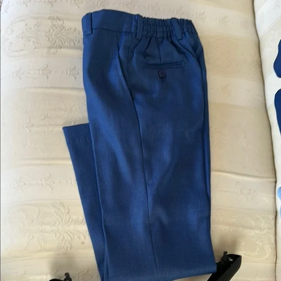 Classic Blue Suit with Notched Lapels and Textured Fabric - Picture 3 of 5